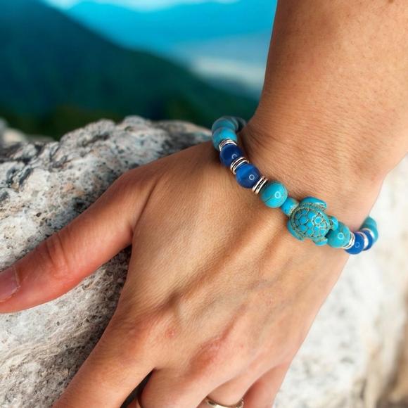 8 mm Turquoise and Blue Cat Eye bracelet with Turtle charm - Picture 4 of 4